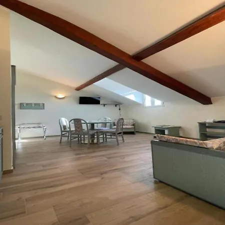 Apartment In Miramare *